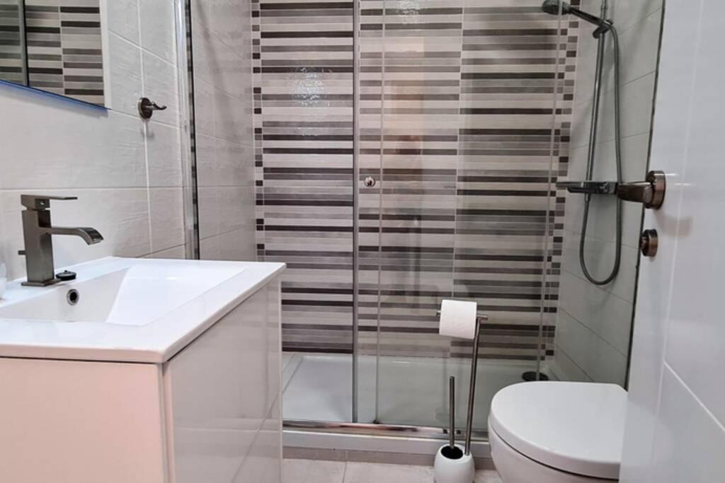 Apartamento Lujoso Y Moderno Vistas Panoramicas Al Mar Marbella Kültér fotó